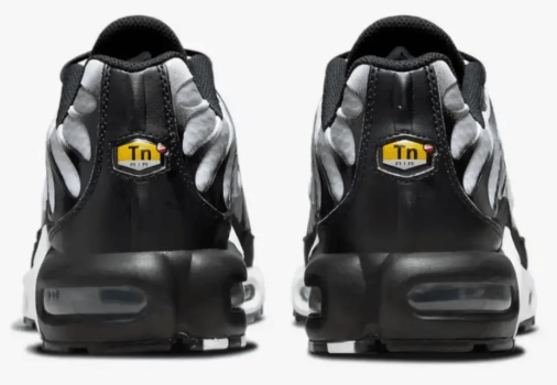  Air Max Plus Black Metallic Silver