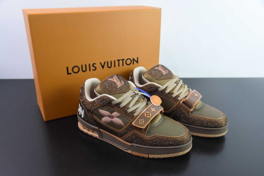 LOUIS VUITTON SNEAKER